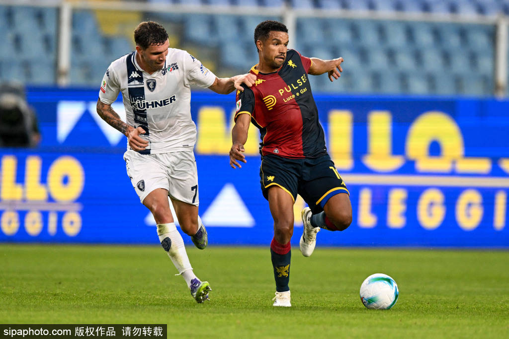 星空官方网站 -关于里程碑夜！圣安东尼奥马刺战术微调；荷甲赛后刷纪录；球迷炸锅；球探报告显示潜力的信息